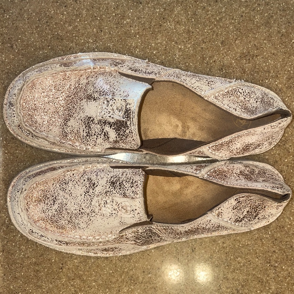 Womens size 9 Ariat pink/gold slip on cruiser. Worn 5 times or less.